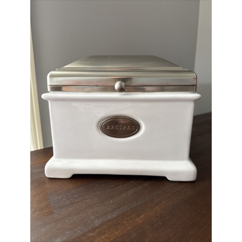 Vintage WILLIAMS SONOMA Ceramic Off White Recipe Card Box NEW Discontinued
